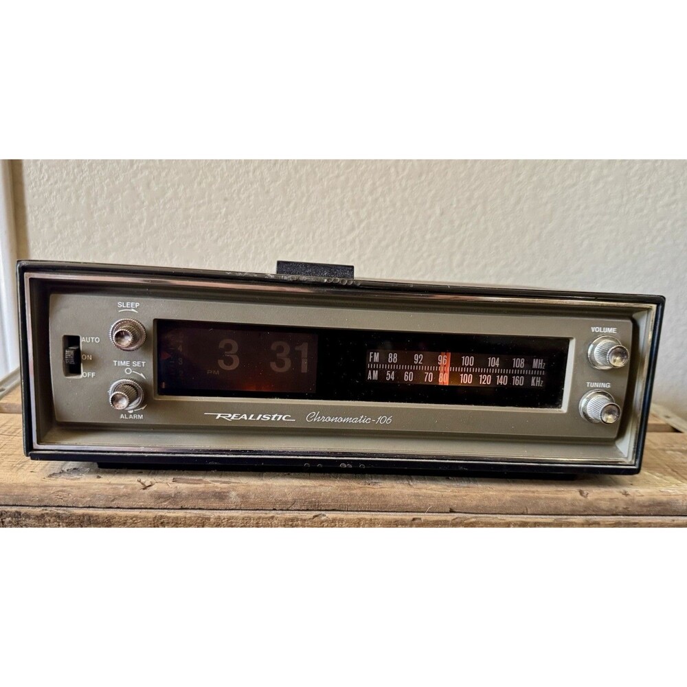 Vintage 1970s Realistic CHRONOMATIC-106 Flip Clock Radio AM FM Works (SEE Desc)
